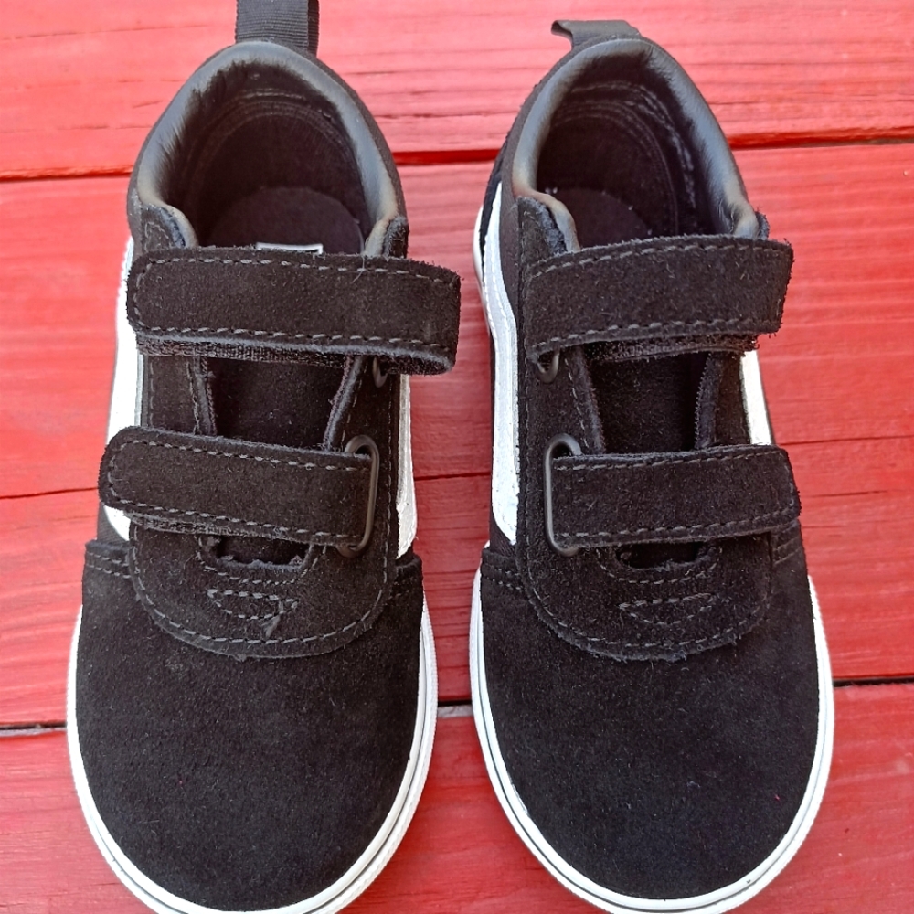 NWOT VANS SIZE 8 BLK WHITE STRIPE OLD SCHOOL VELCRO TODDLER SNEAKERS NEVER WORN